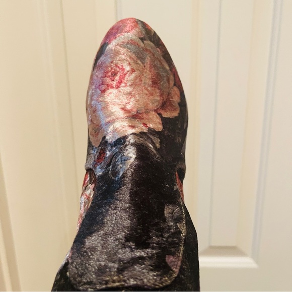 👢Incredible Over the Knee Velvet Floral Pattern High Heel Boots! - Picture 15 of 16